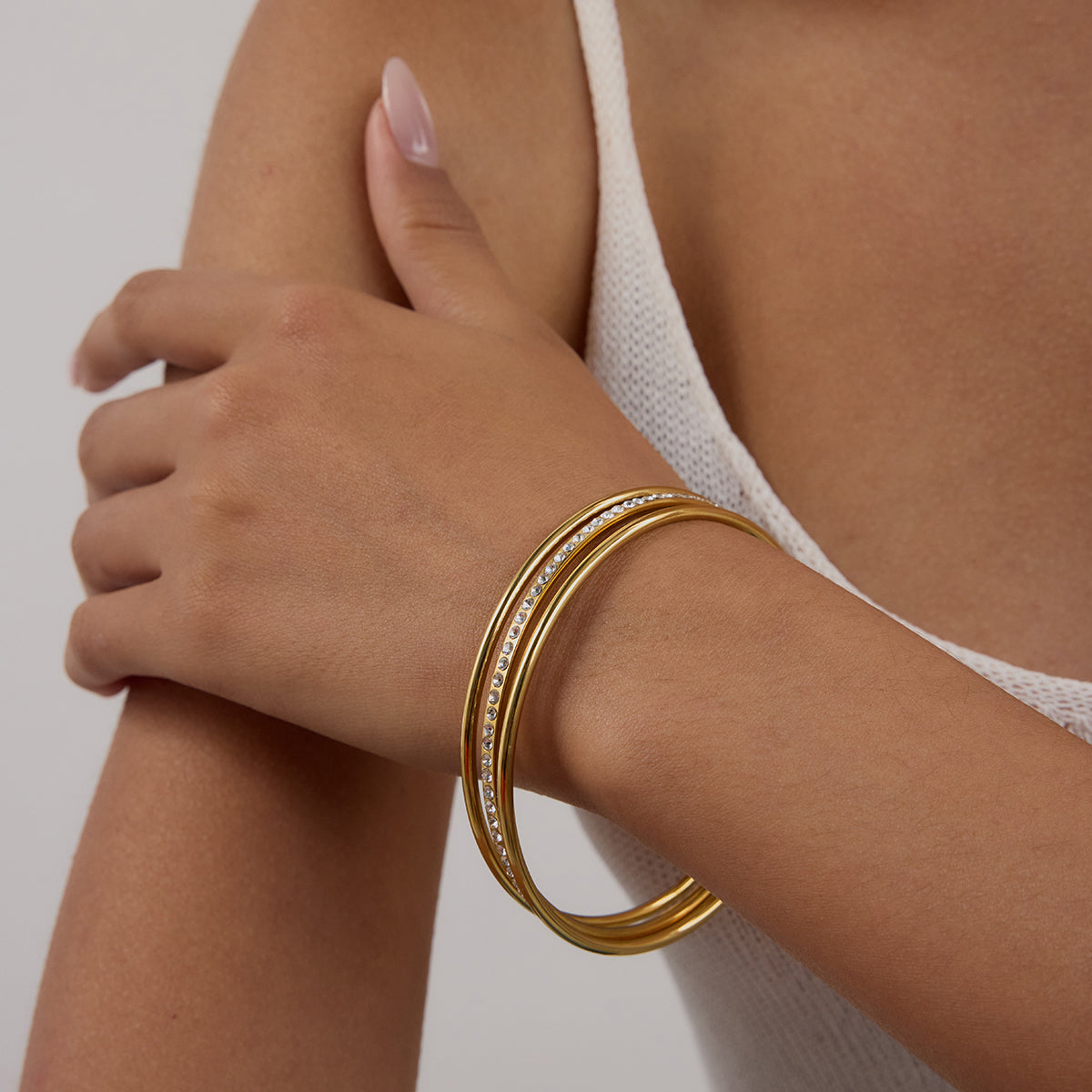 Interlinked Zircon Premium Bangle Bracelet - 18K Gold Plated