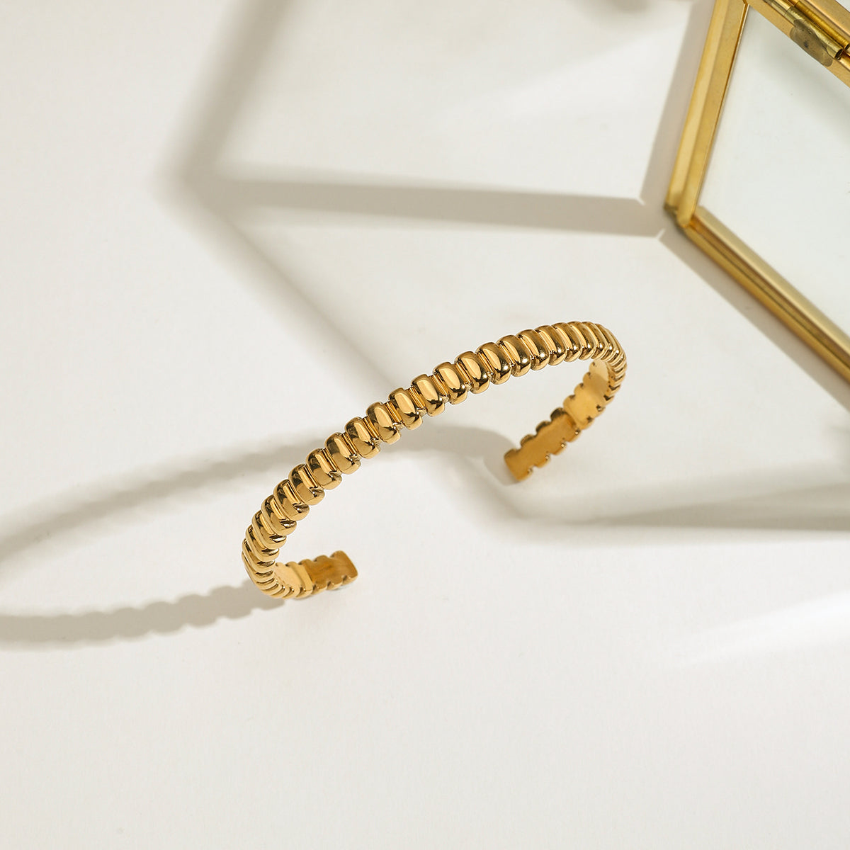 Ribbed Premium Cuff Bracelet - 18K Gold Plated