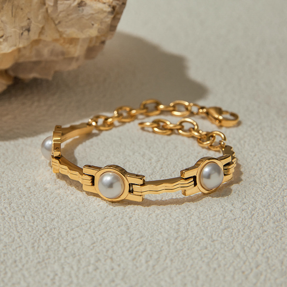 Dione Pearl Premium Bracelet - 18K Gold Plated