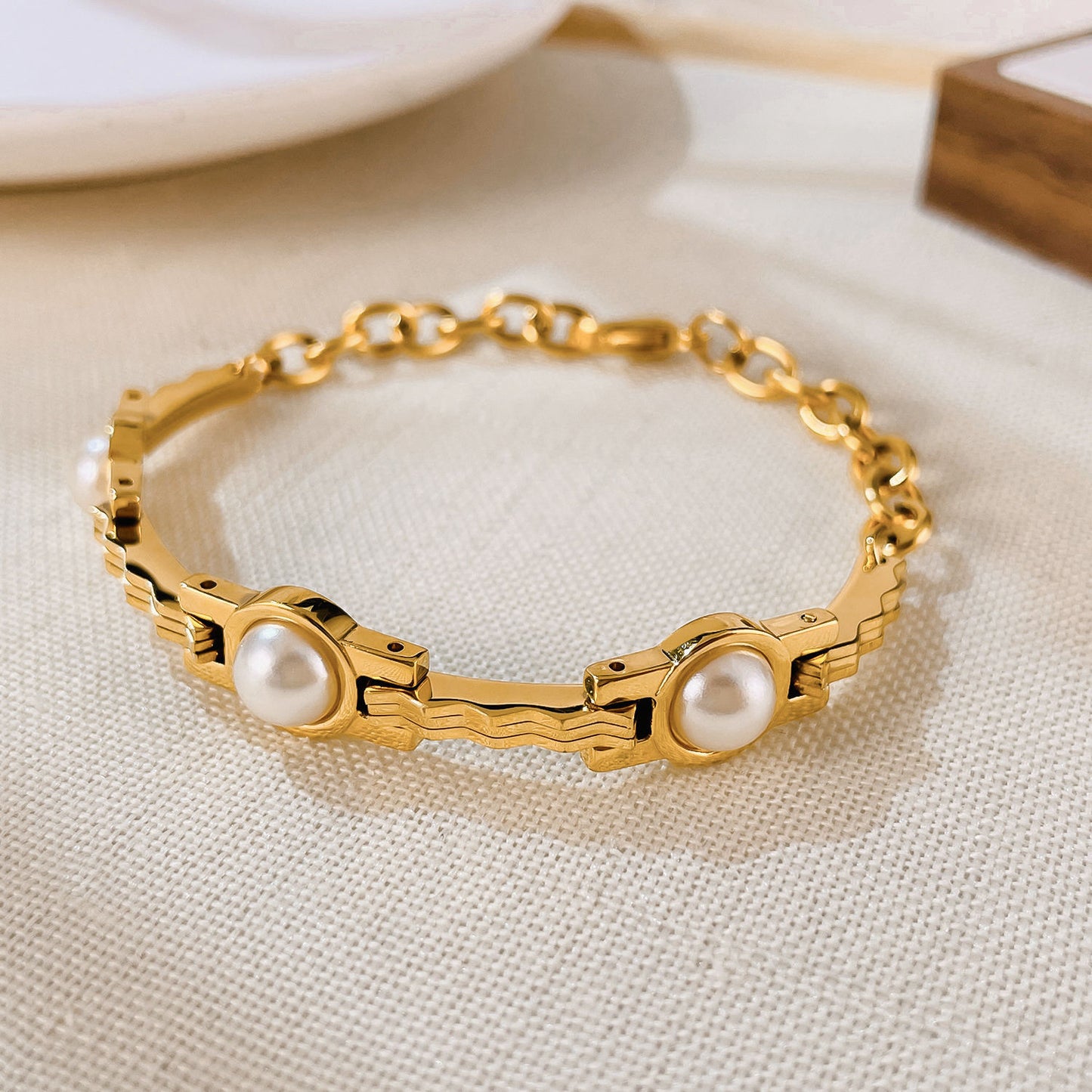Dione Pearl Premium Bracelet - 18K Gold Plated