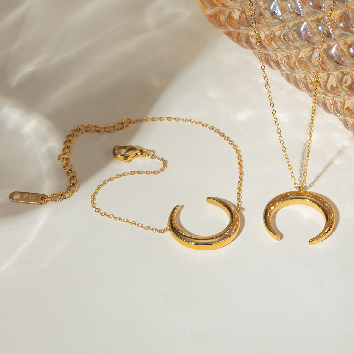 Vera Moon Premium Bracelet - 18K Gold Plated