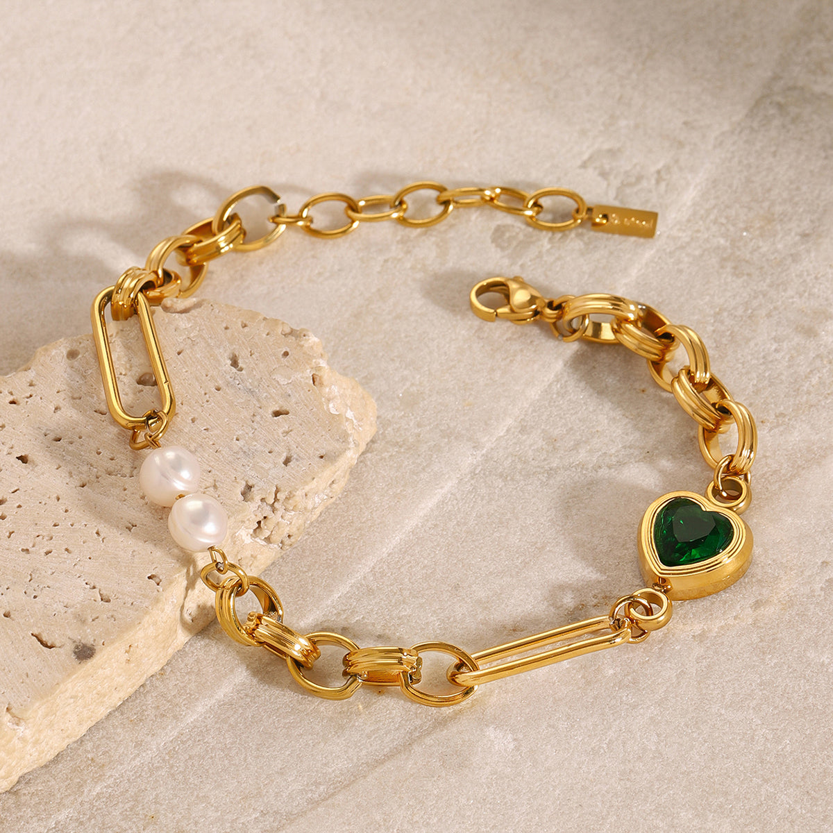 Ravielle Heart Premium Bracelet - 18K Gold Plated
