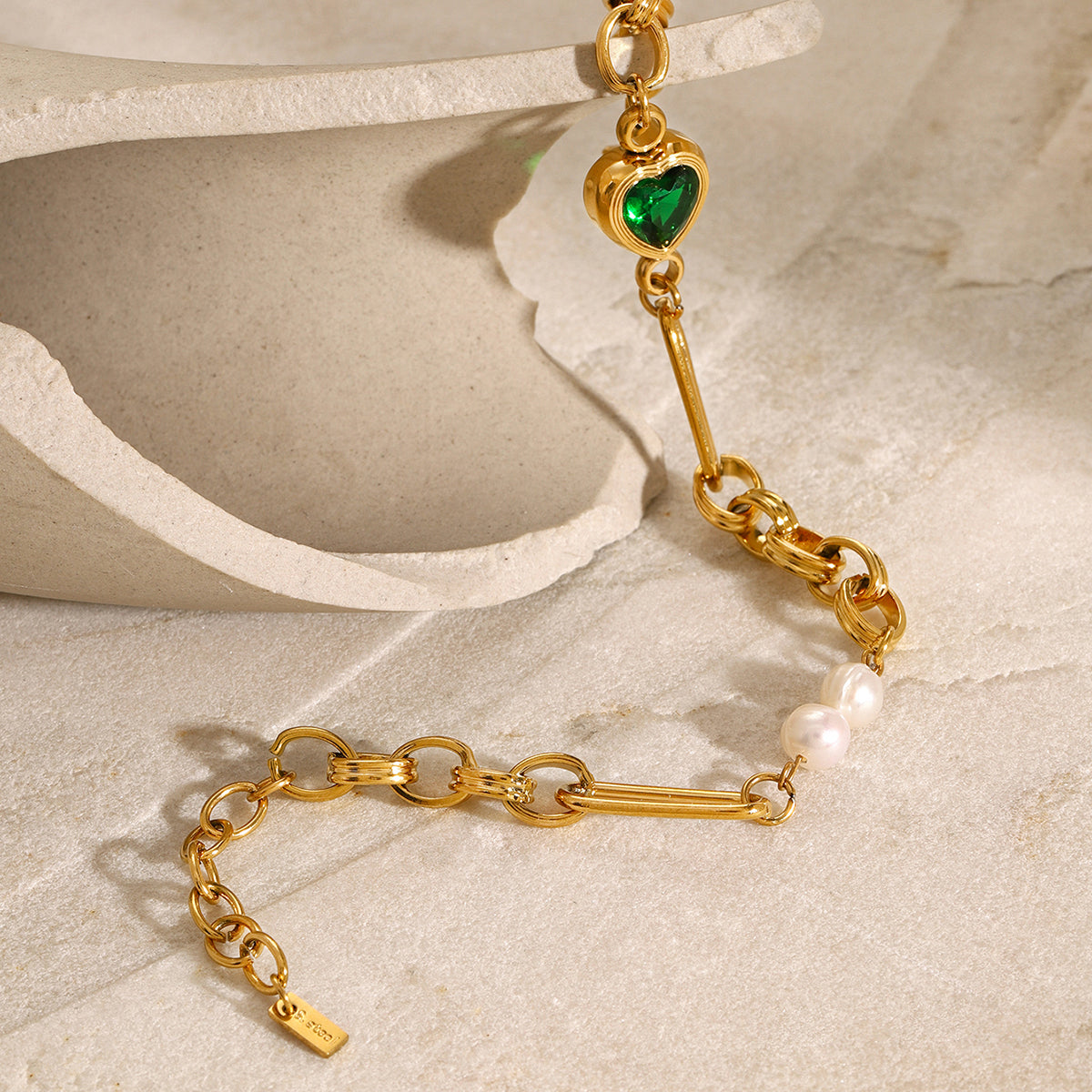 Ravielle Heart Premium Bracelet - 18K Gold Plated
