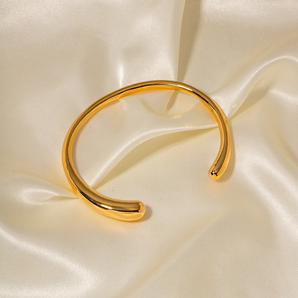 Mari Cuff Premium Bracelet - 18K Gold Plated