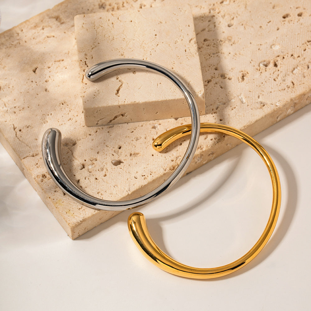 Mari Cuff Premium Bracelet - 18K Gold Plated