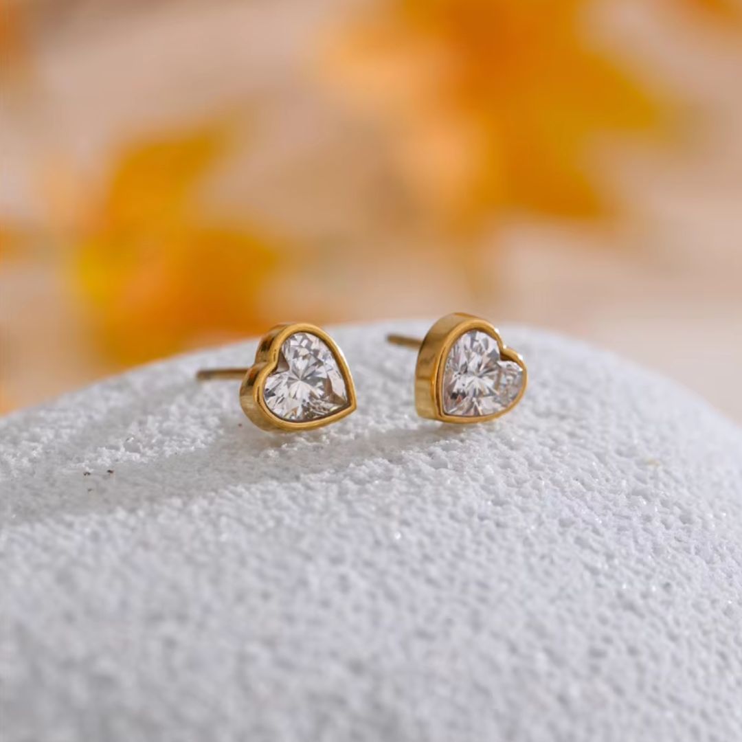 Heart Stud Premium Earrings - 18K Gold Plated