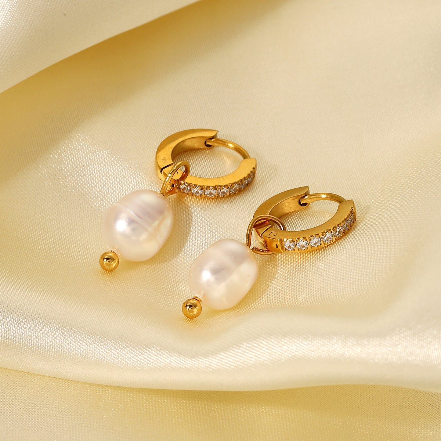Small Pearl Zircon Hoop Premium Earrings - 18K Gold Plated
