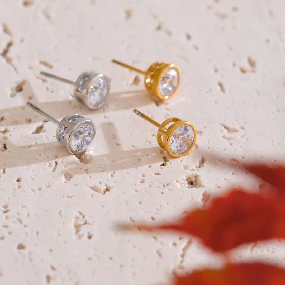 Solitaire Stud Premium Earrings - 18K Gold Plated