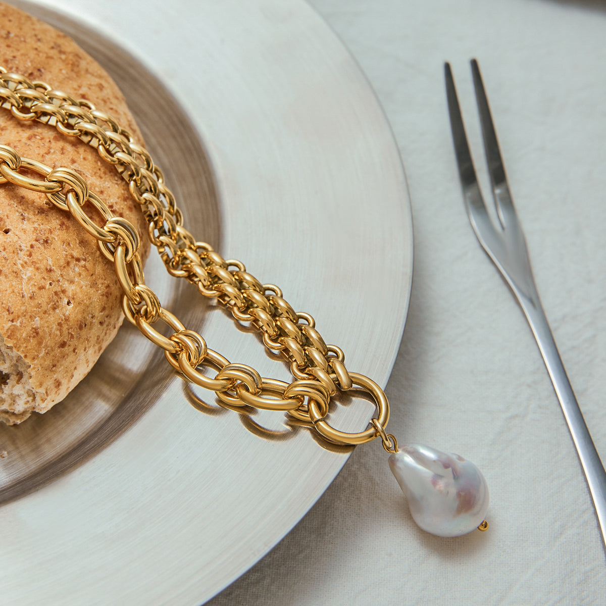 Clara Pearl Premium Necklace - 18K Gold Plated