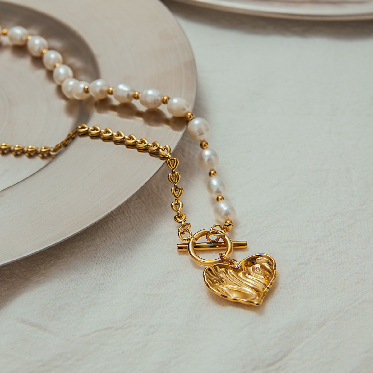 Heart Pearl Premium Necklace - 18K Gold Plated