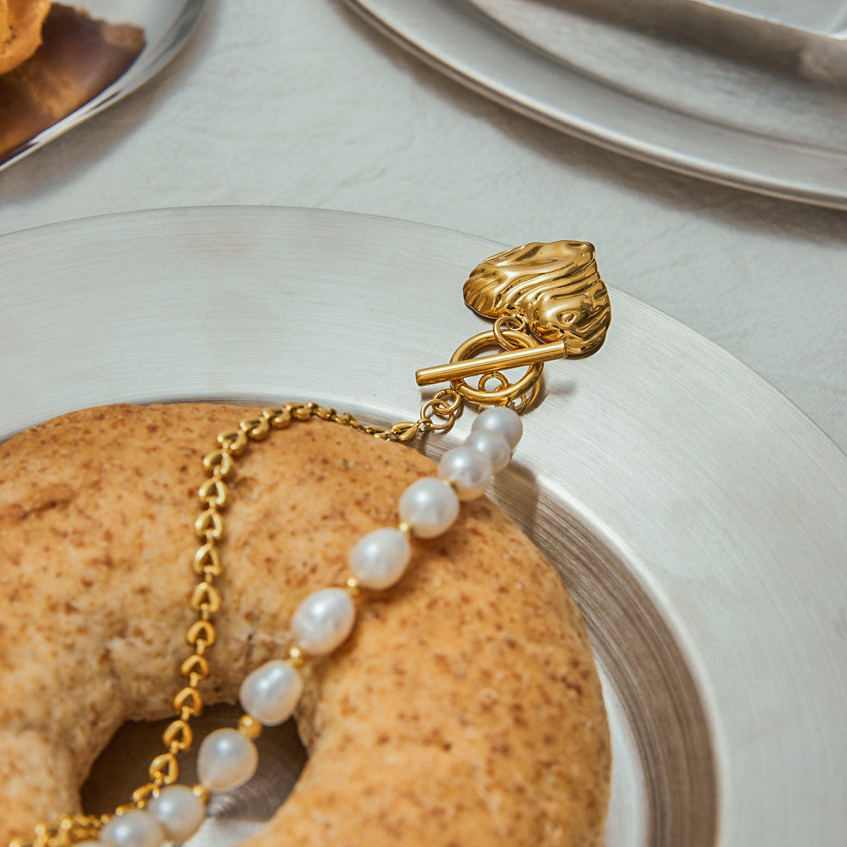 Heart Pearl Premium Necklace - 18K Gold Plated