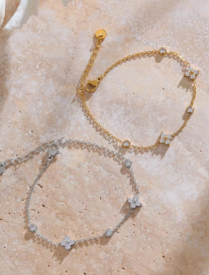 Clover Crystal Premium Bracelet - 18K Gold Plated
