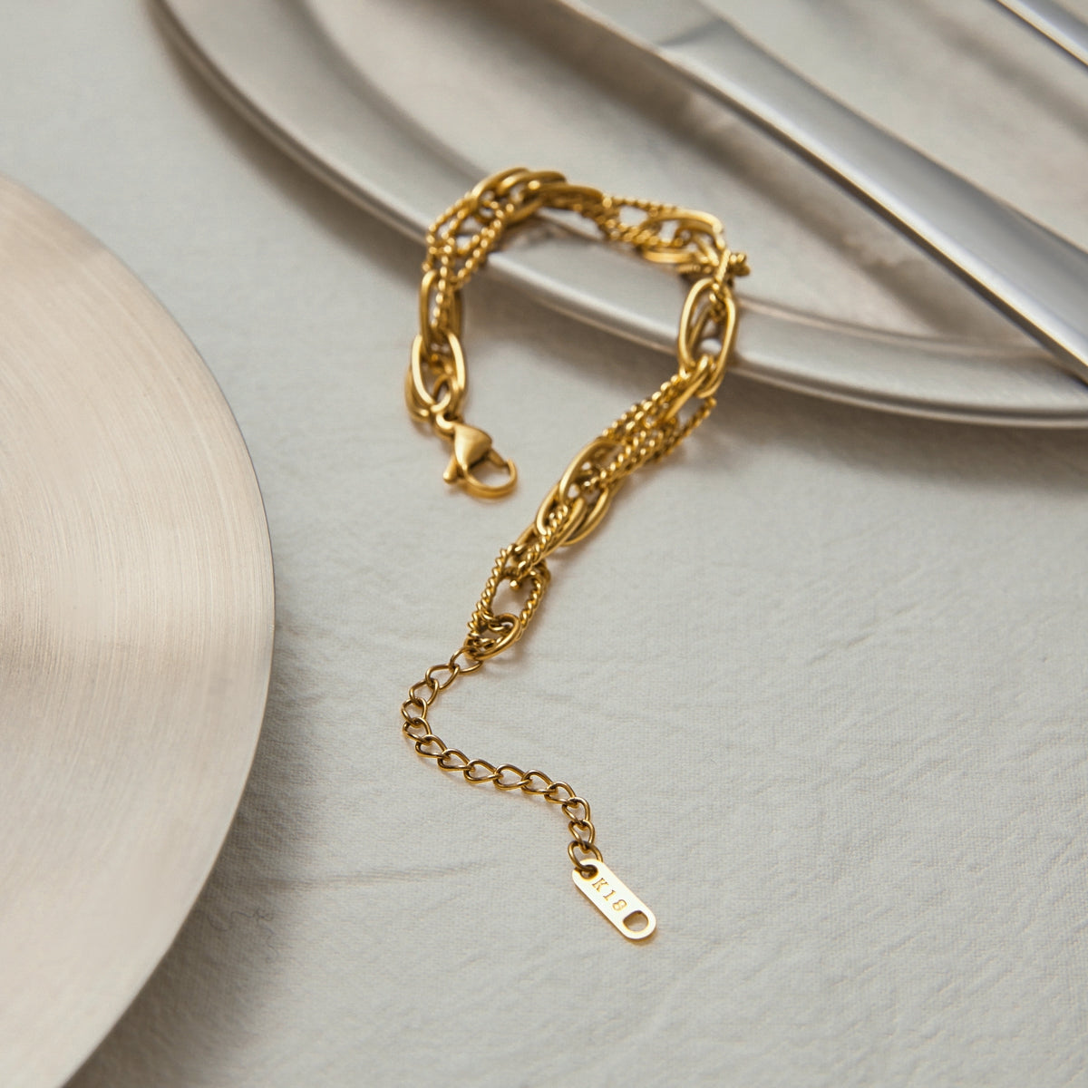 Interwoven Link Premium Bracelet - 18K Gold Plated