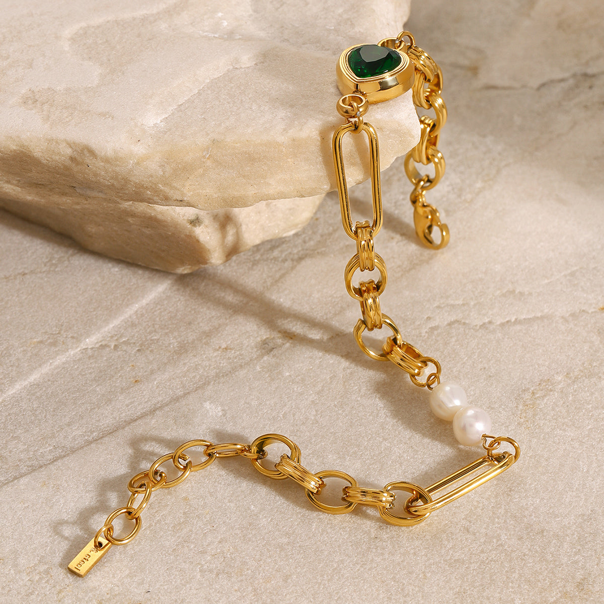 Ravielle Heart Premium Bracelet - 18K Gold Plated