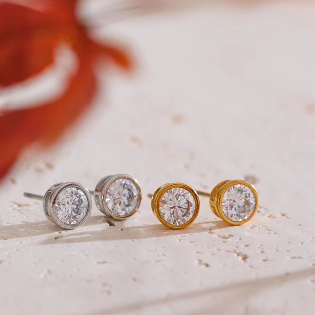 Solitaire Stud Premium Earrings - 18K Gold Plated