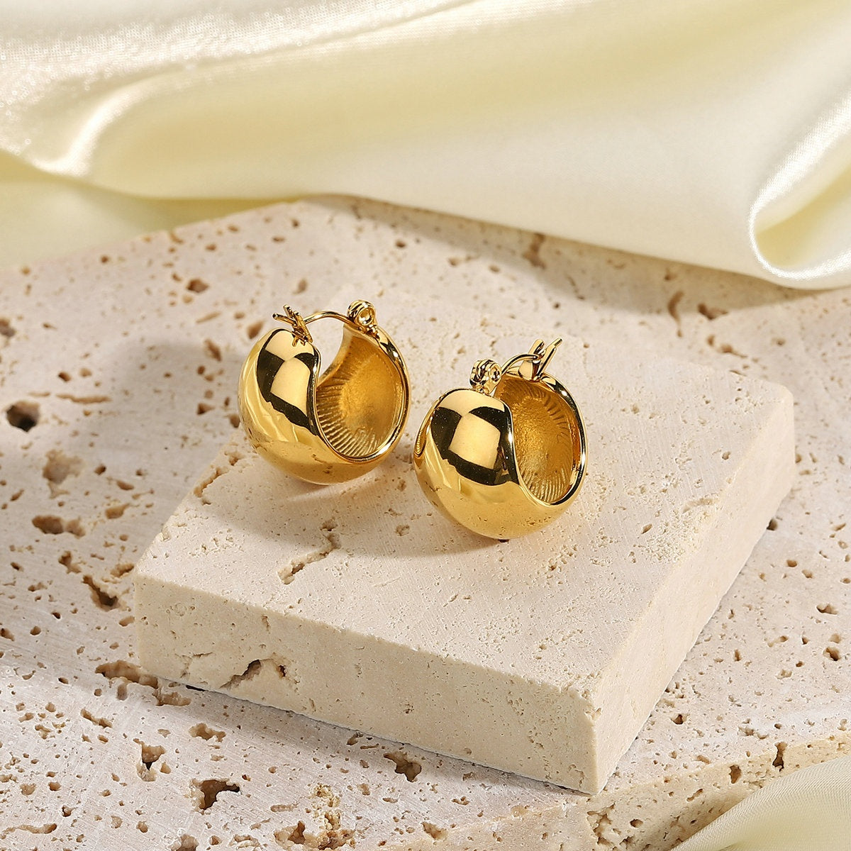 Haili Hoop Premium Earrings - 18K Gold Plated