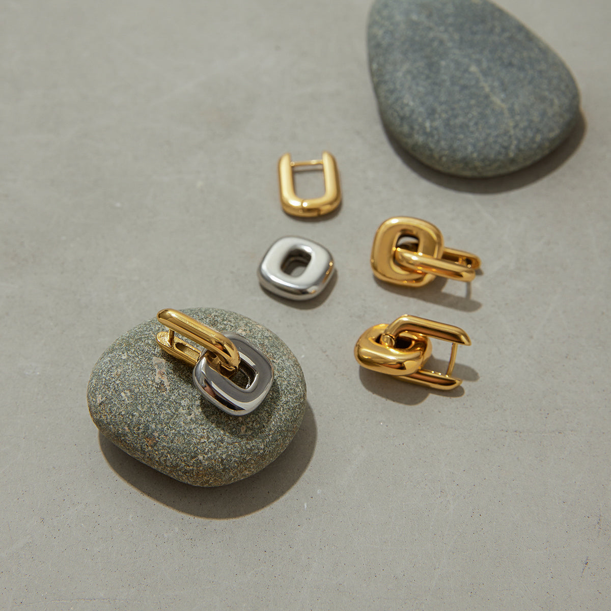 Nurvi Hoop Premium Earrings - 18K Gold Plated