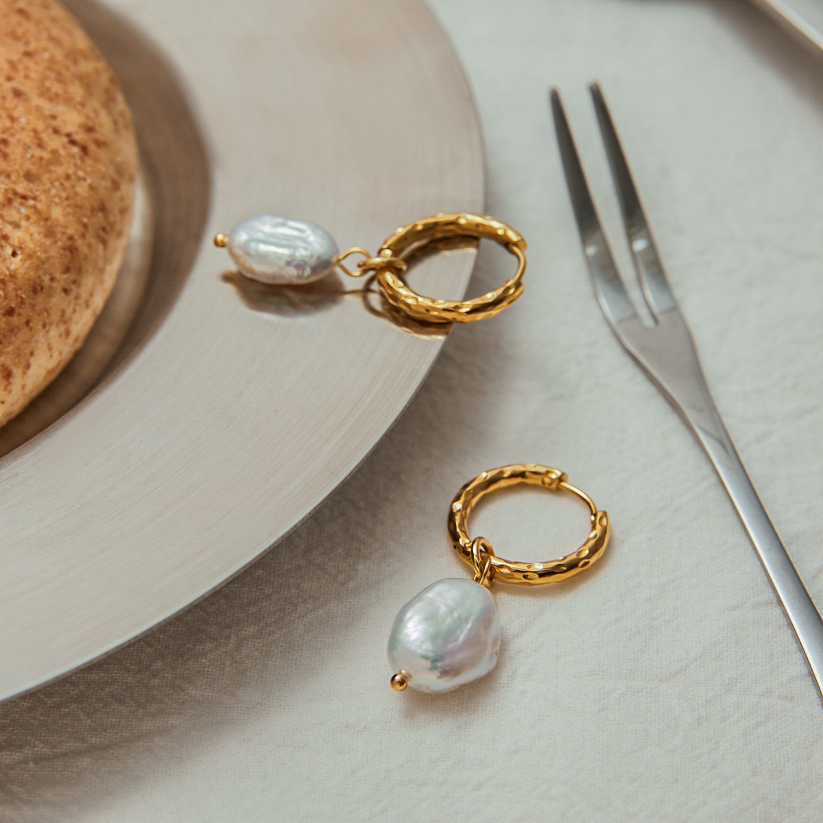 Rua Pearl Hoop Premium Earrings - 18K Gold Plated