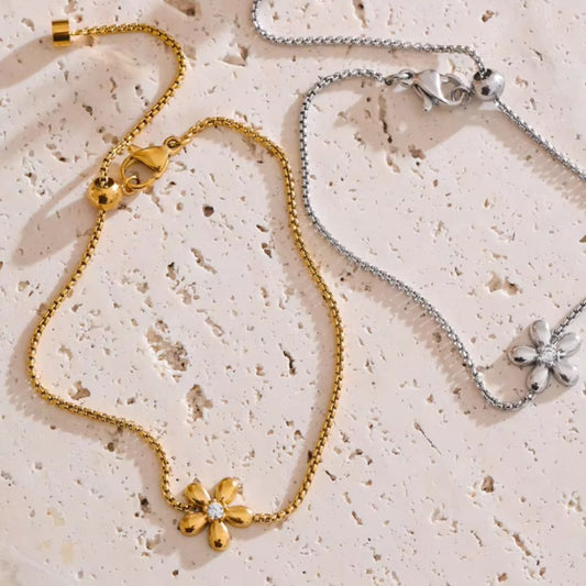 Flower Premium Bracelet - 18K Gold Plated