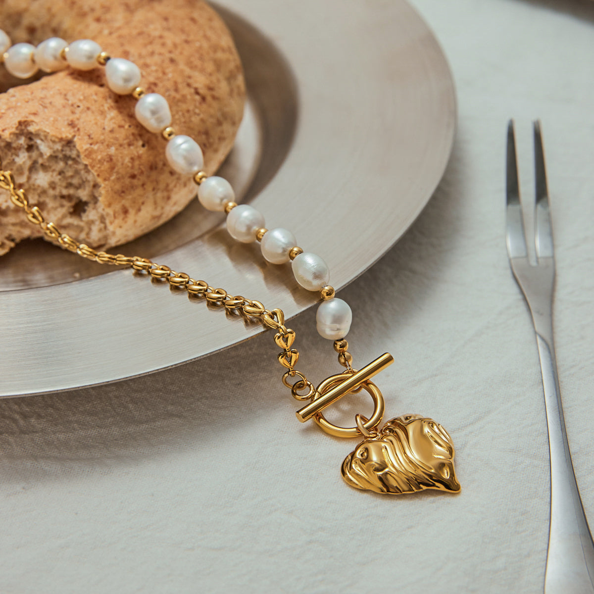Heart Pearl Premium Necklace - 18K Gold Plated