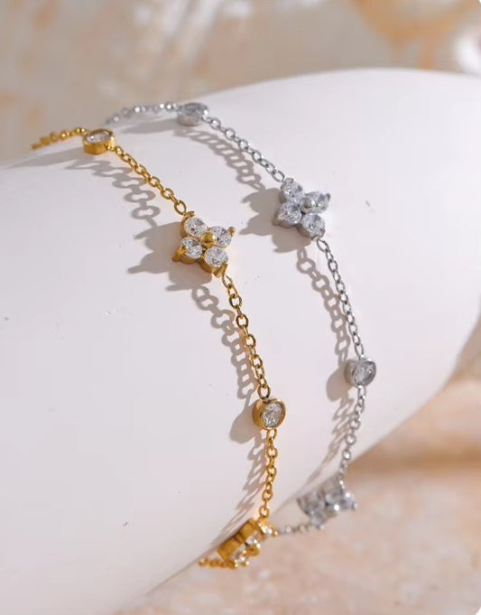 Clover Crystal Premium Bracelet - 18K Gold Plated