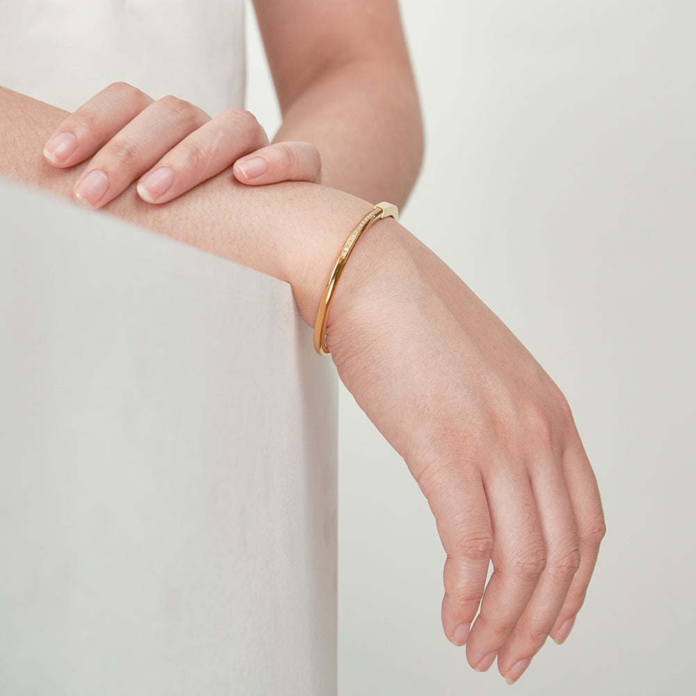 Gold Oval Shimmer Designer Premium Bracelet - 18K Gold Plated